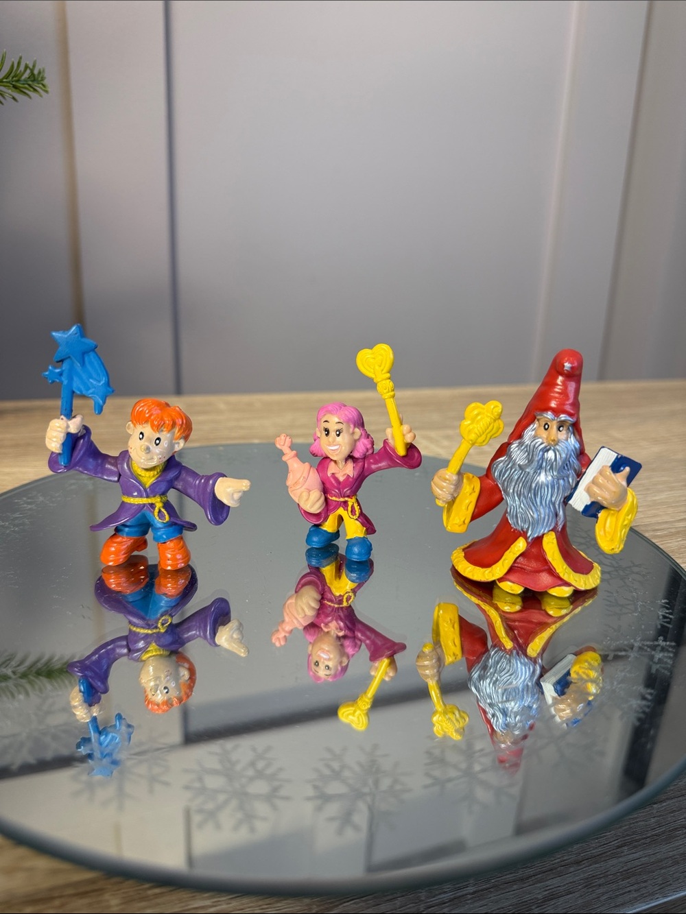 Vintage Keenway Wonderland Castle Figures 3pc  Wizrd Medieval Rare